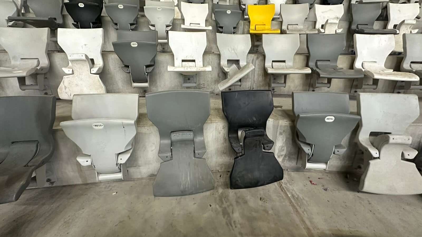 Cadeiras quebradas na Arena MRV, estádio do Atlético-MG