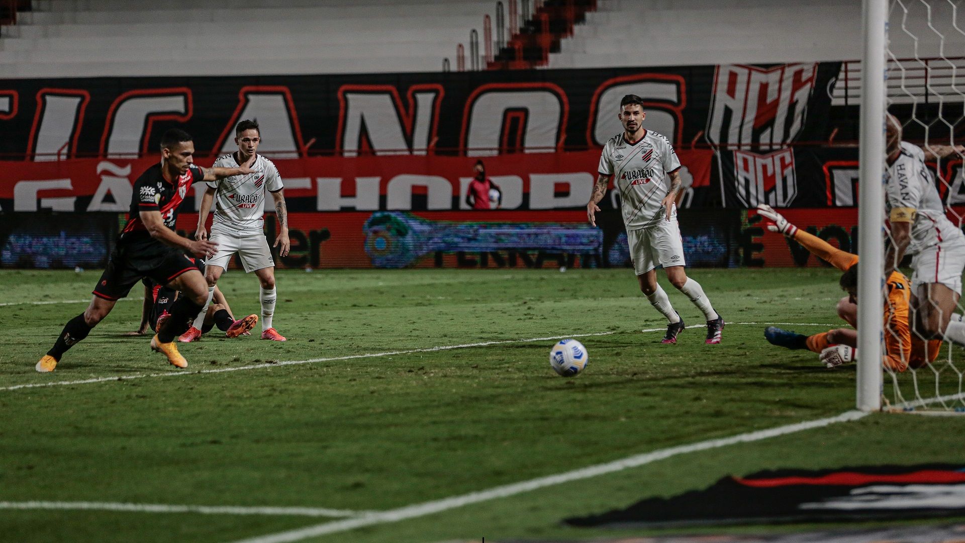 Éder Atlético-GO Athletico-PR 2021