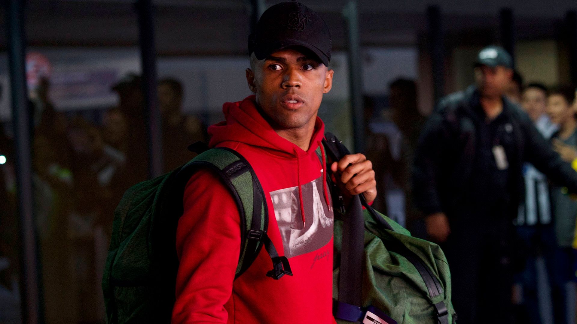 Douglas Costa Brasil desembarque Galeão Copa do Mundo 08 07 18