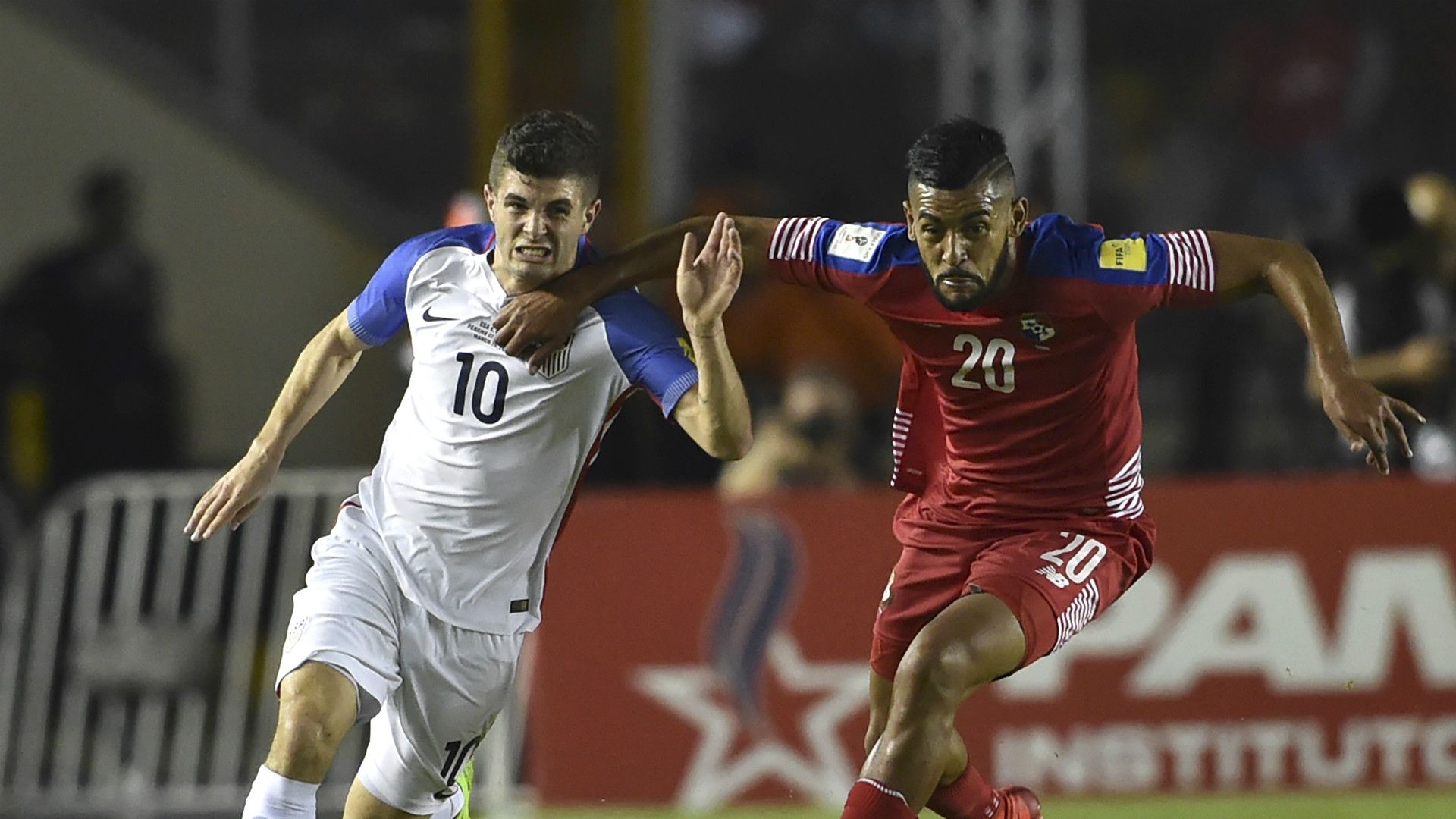 Christian Pulisic Anibal Godoy USA Panama 03282017