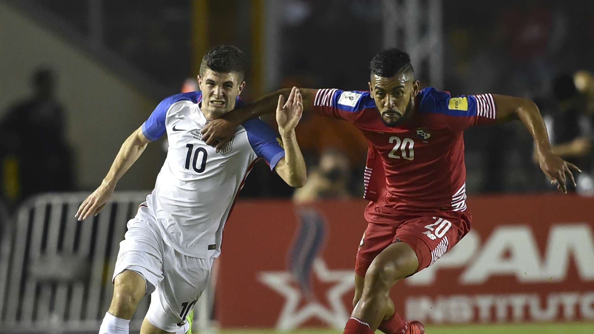 Christian Pulisic Anibal Godoy USA Panama 03282017
