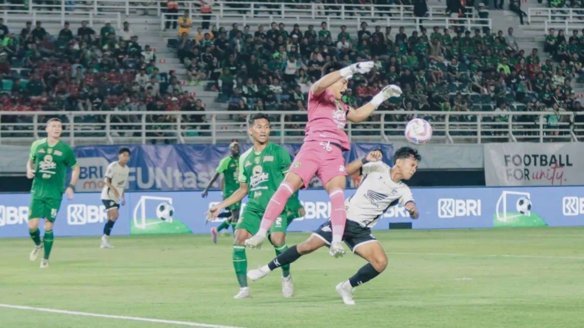 Persebaya Surabaya vs PSM Makassar 23102024