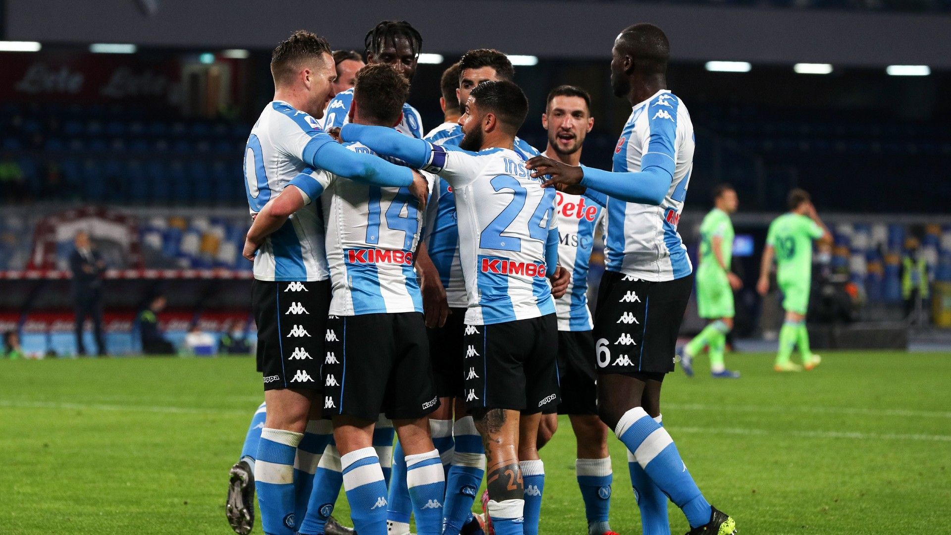 Napoli celebrating Lazio