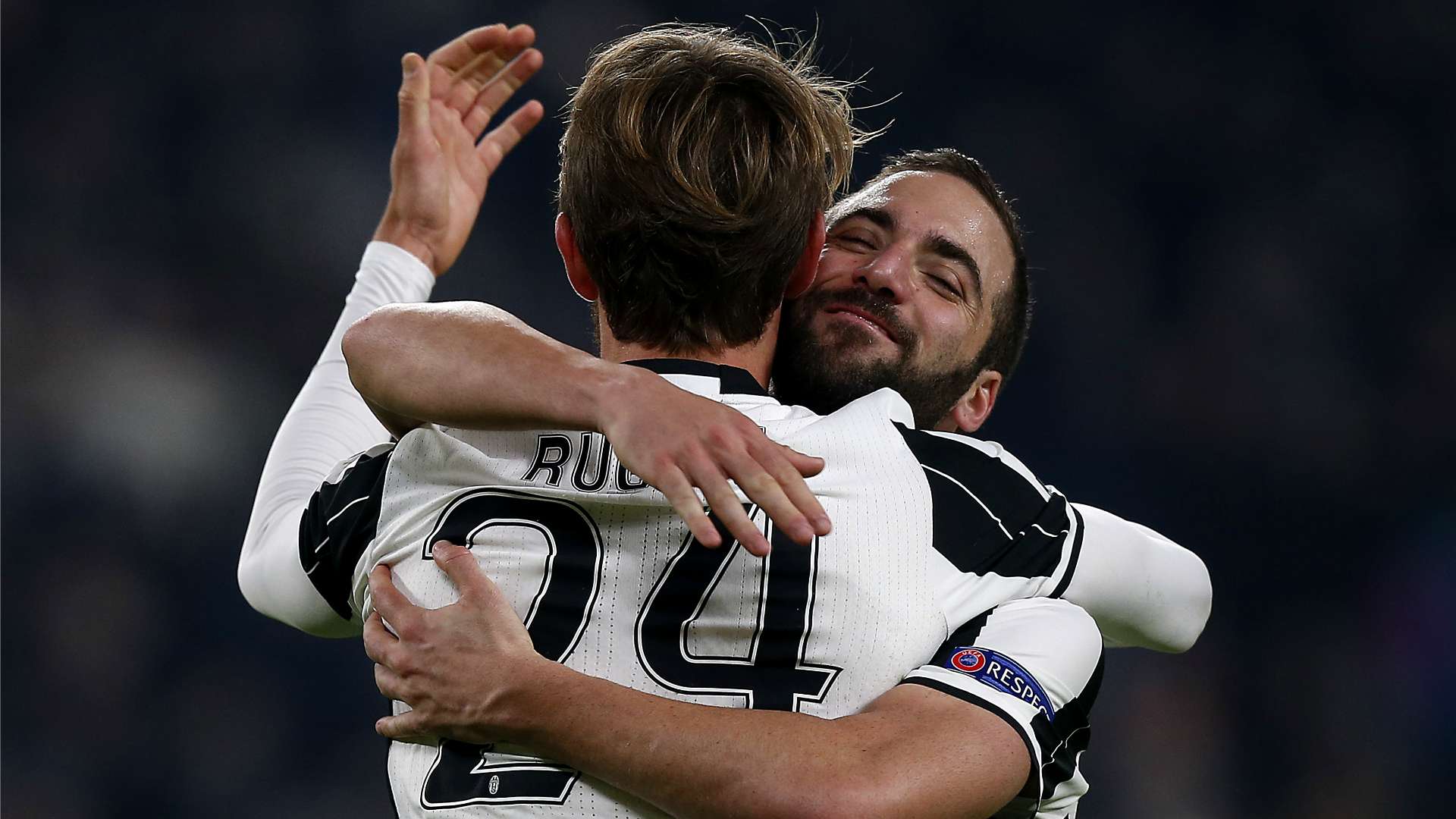 Daniele Rugani Gonzalo Higuain Juventus