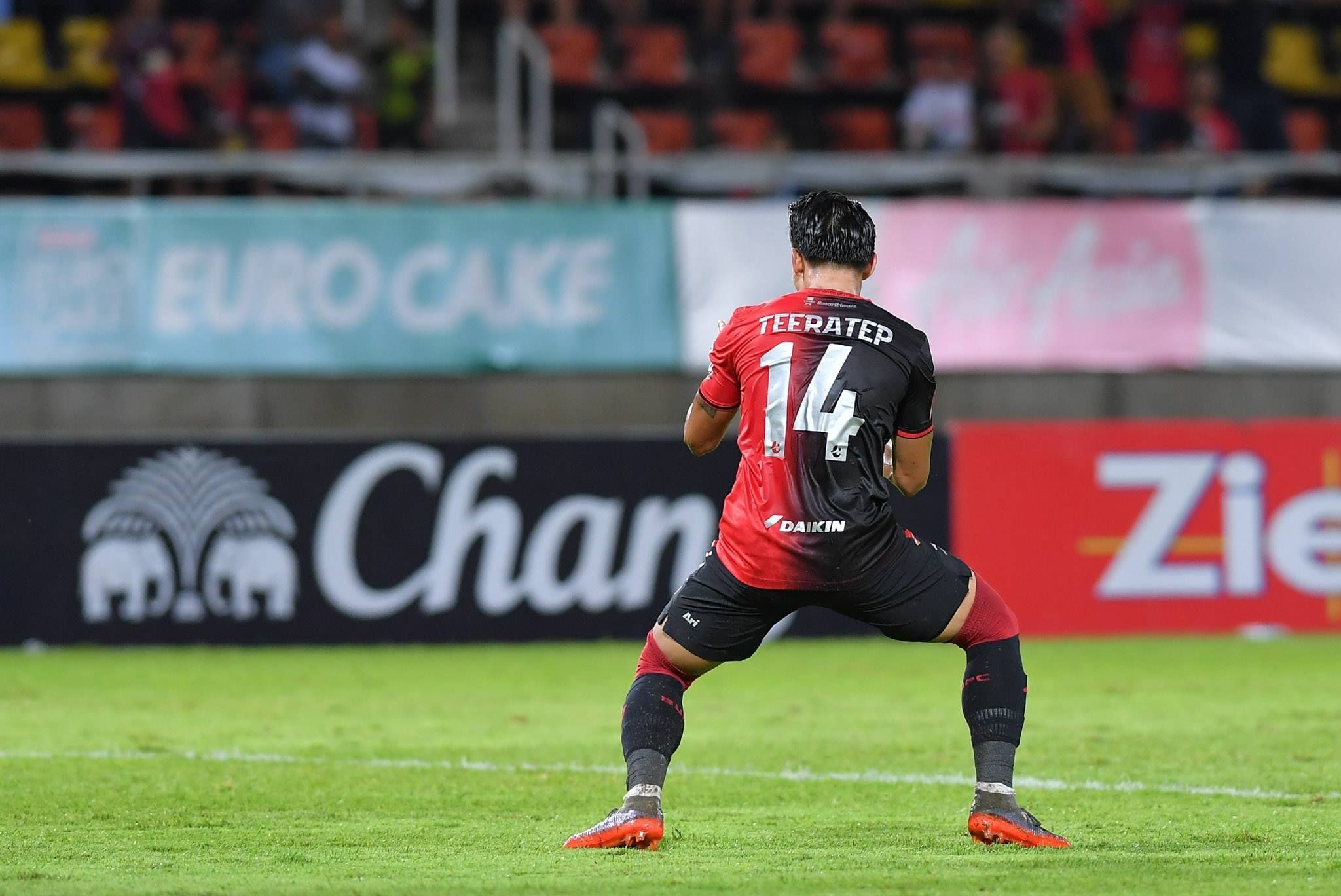 ธีรเทพ วิโนทัย