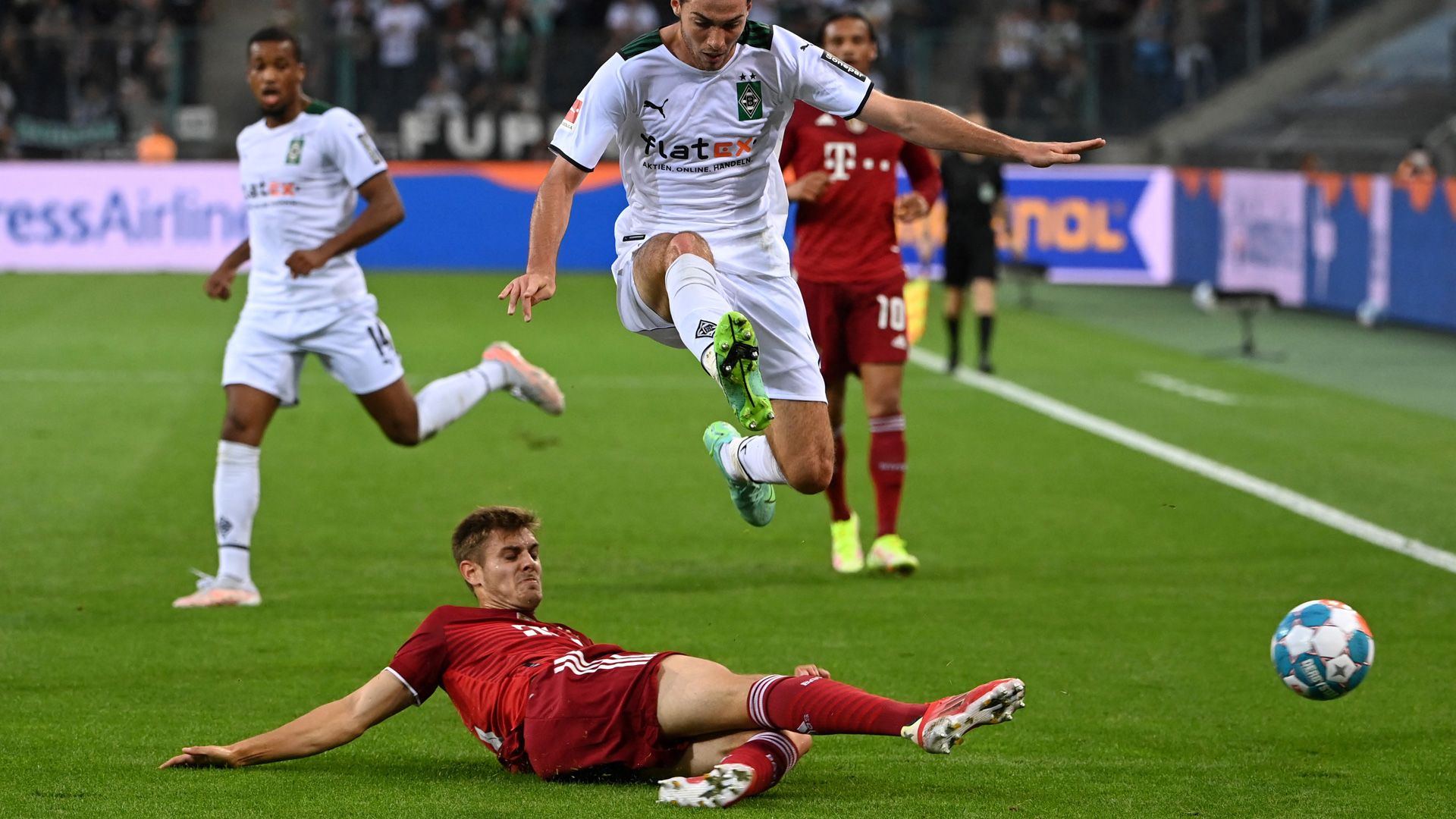 Stanisic FC Bayern Gladbach 130821