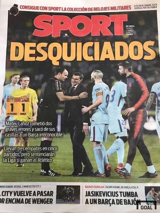 2일(현지시간) 스페인 신문 스포르트 1면에 보도된 바르사-라스팔마스전(현지시간 1일) 마테우 주심의 판정에 항의하는 바르사 선수들과 발베르데 감독. 사진=골닷컴 이하영 에디터