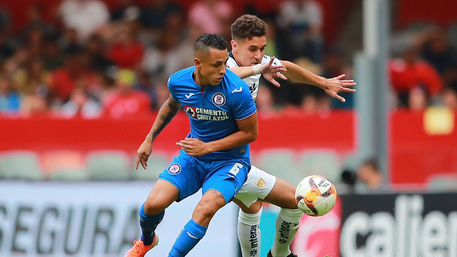 Cruz Azul Pumas Yoshimar Yotún Kevin Escamilla