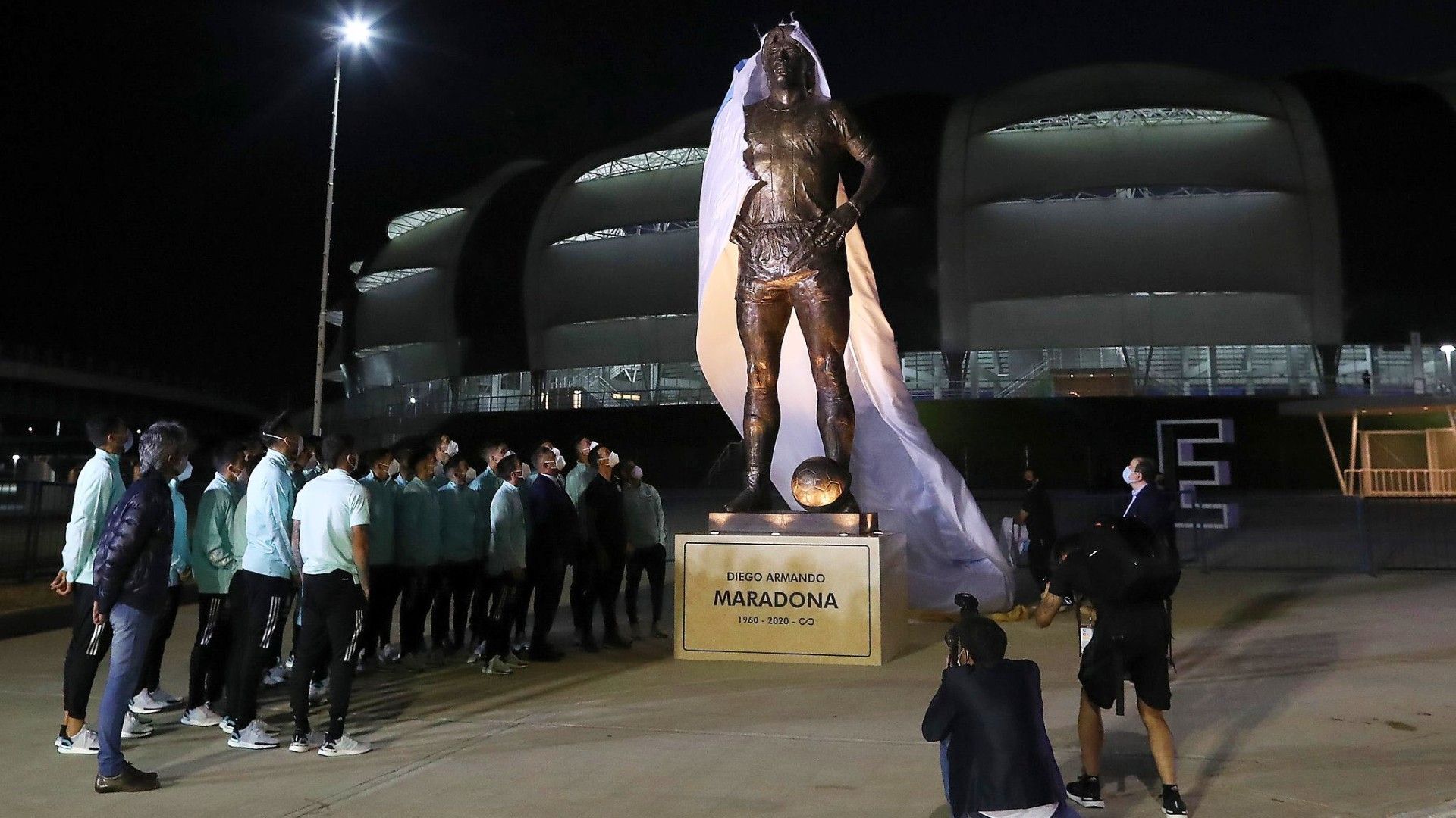 estatua Diego Maradona Estadio Santiago del Estero Argentina 03062021