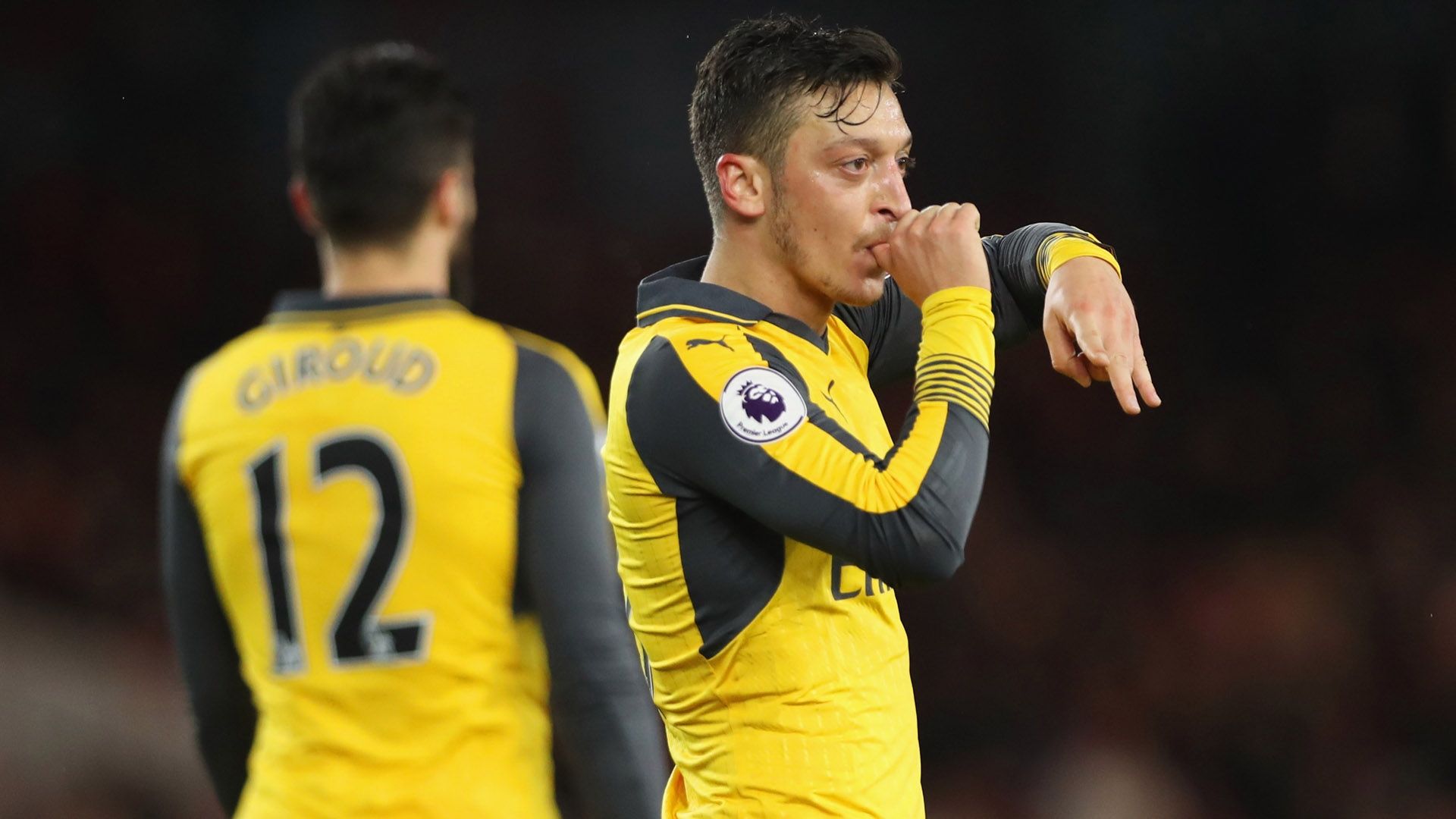mesut özil arsenal premier league