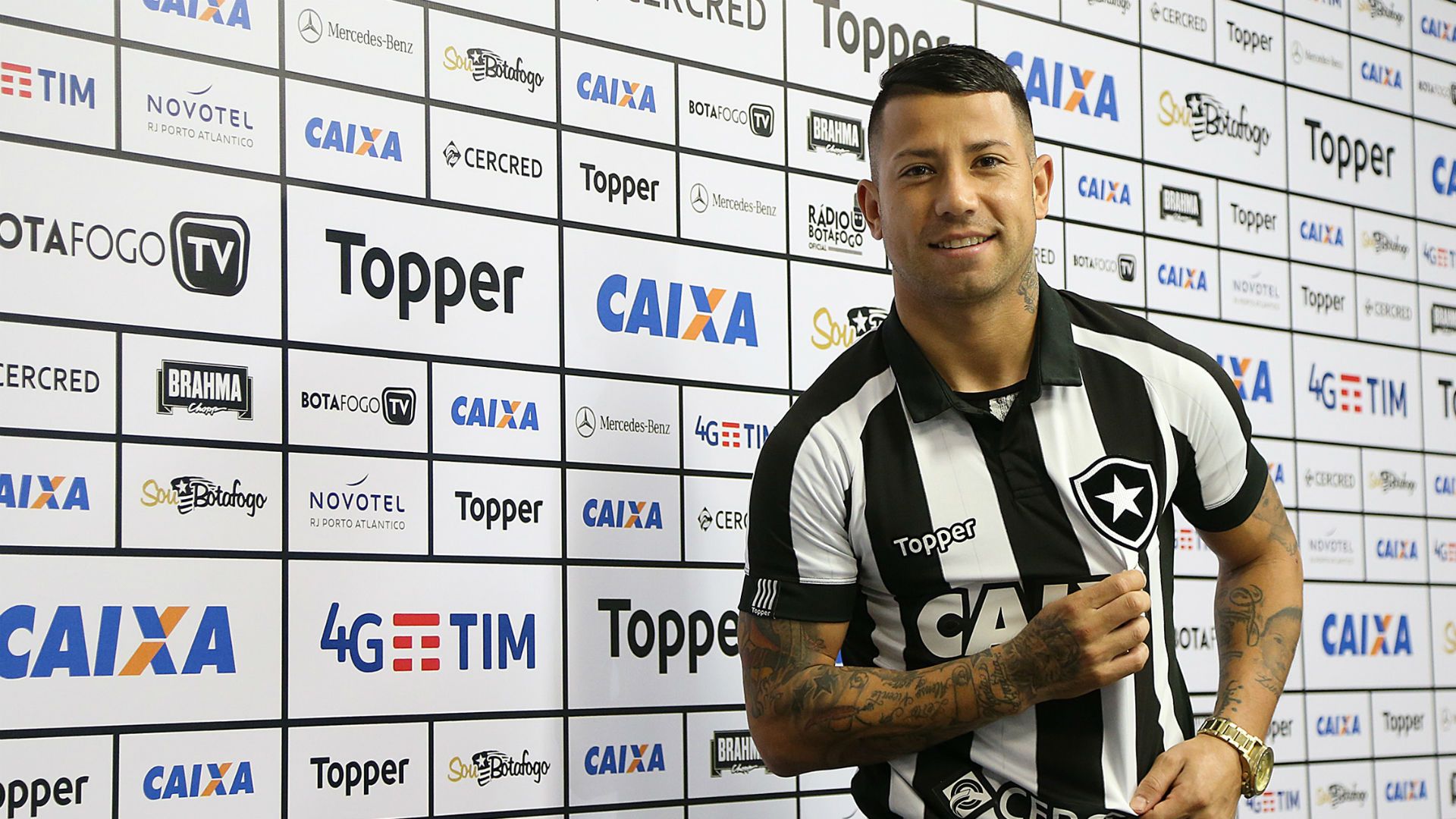 Leo Valencia apresentação Botafogo 03 08 2017