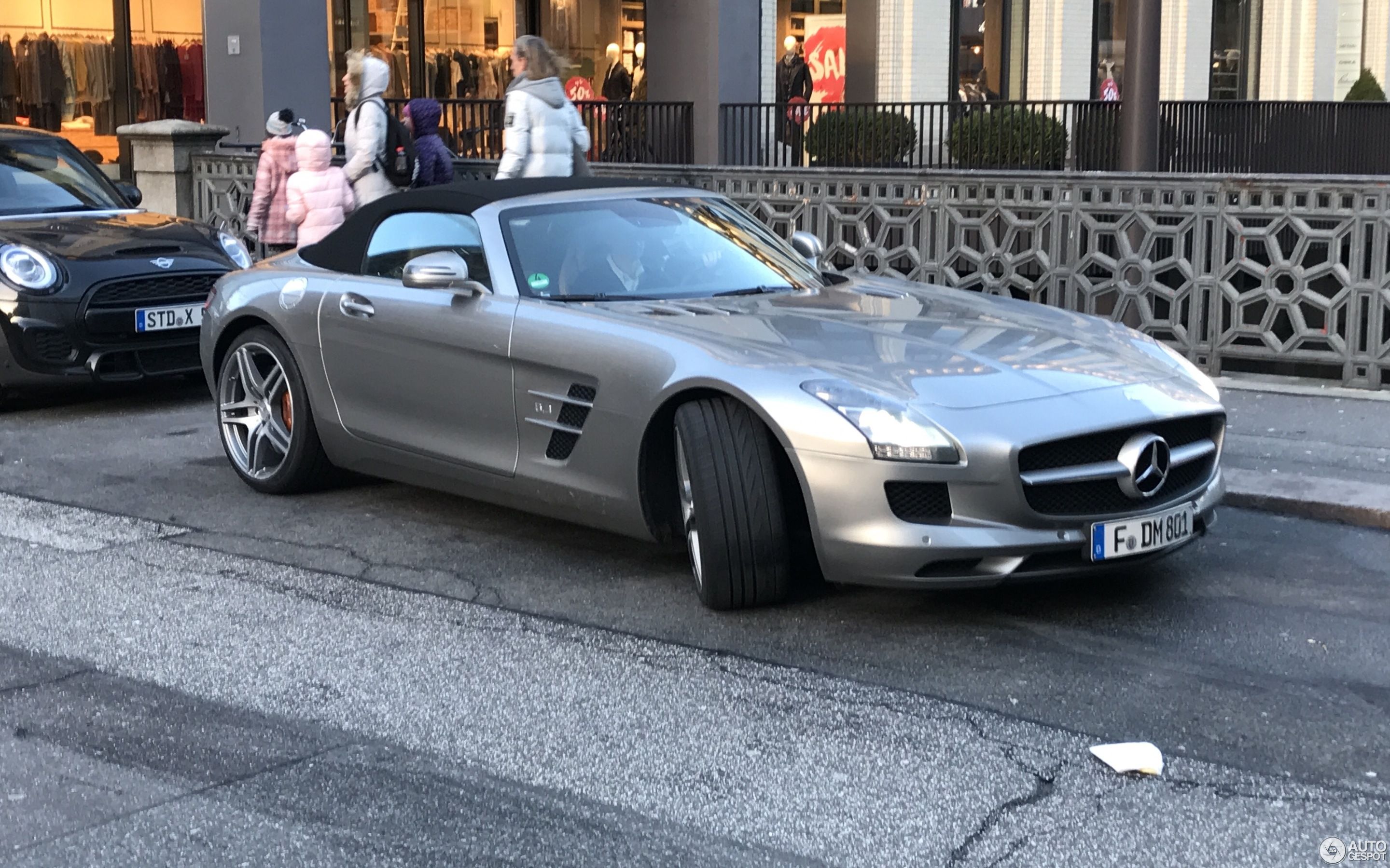 Mercedes-Benz SLS AMG Roadster