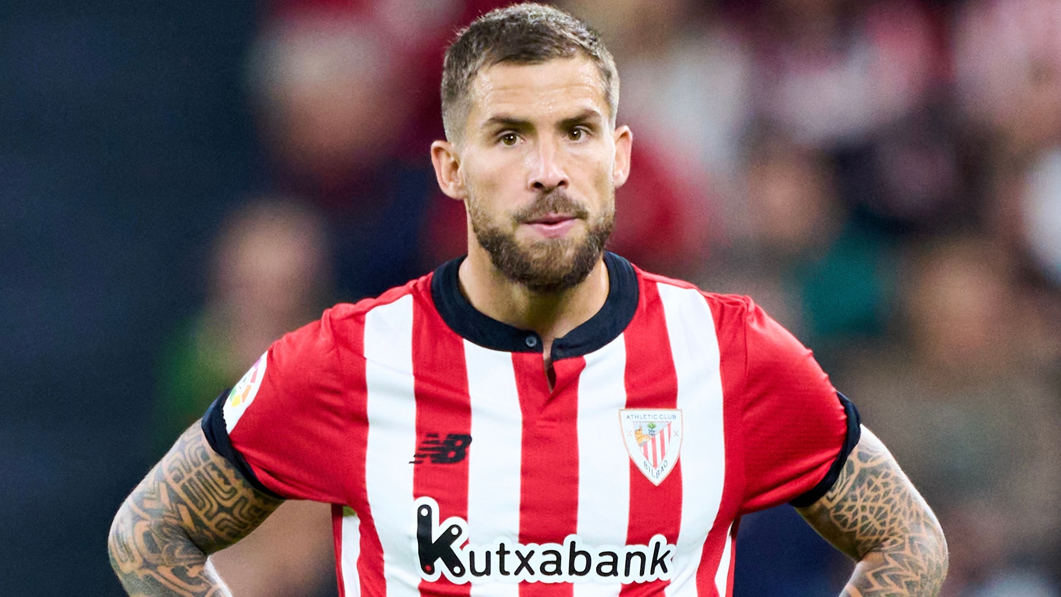 イニゴ マルティネス ユニフォーム FCバルセロナ バルセロナ、32歳DFイニゴ・マルティネスの獲得を発表…フリー