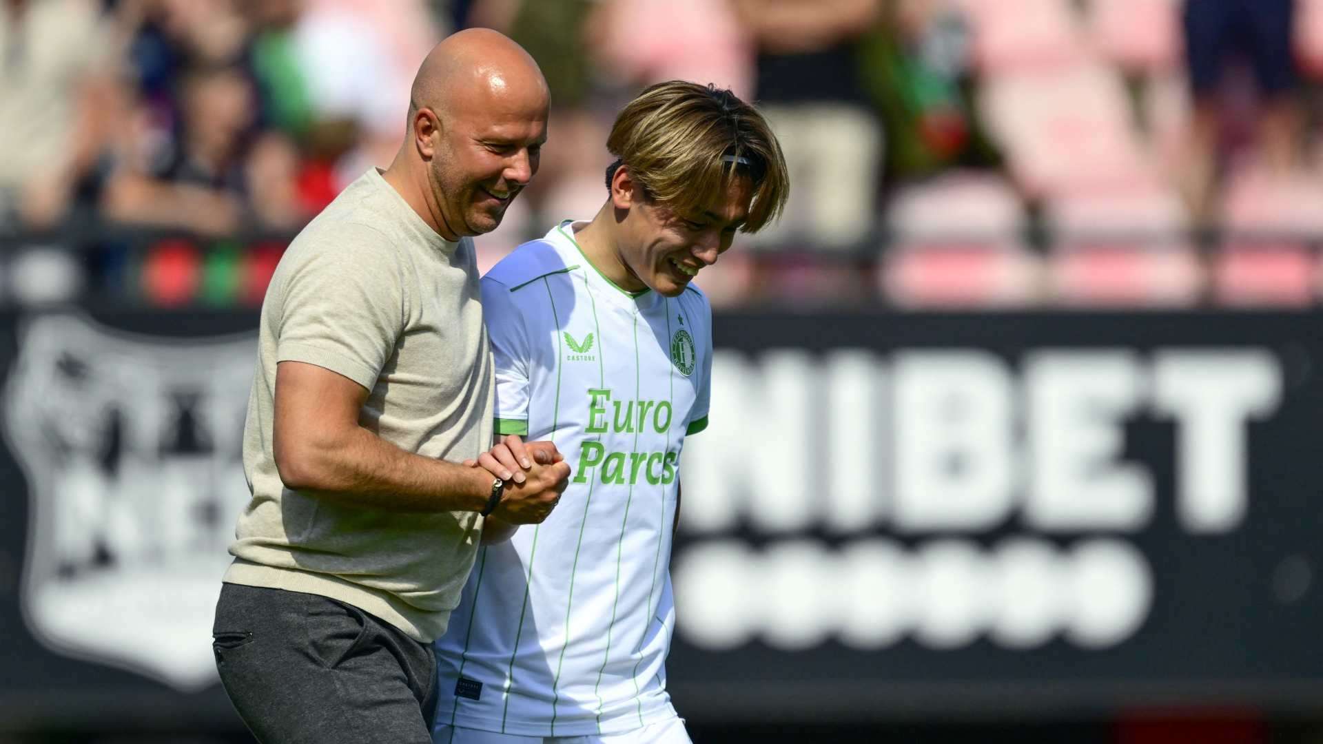 20240512 Arne Slot Ayase Ueda