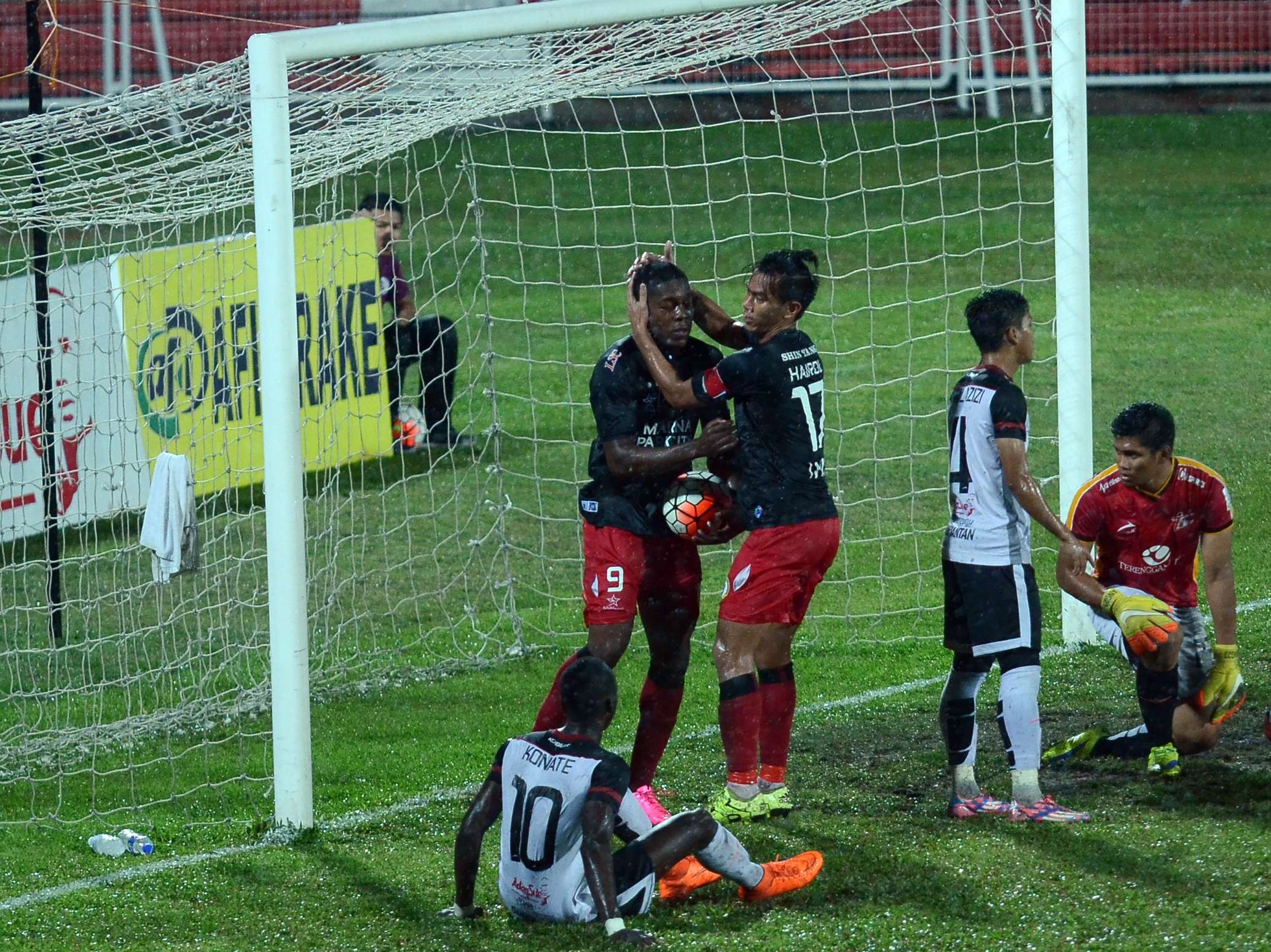 Sarawak players celebrating their goal against T-Team 26/7/2016