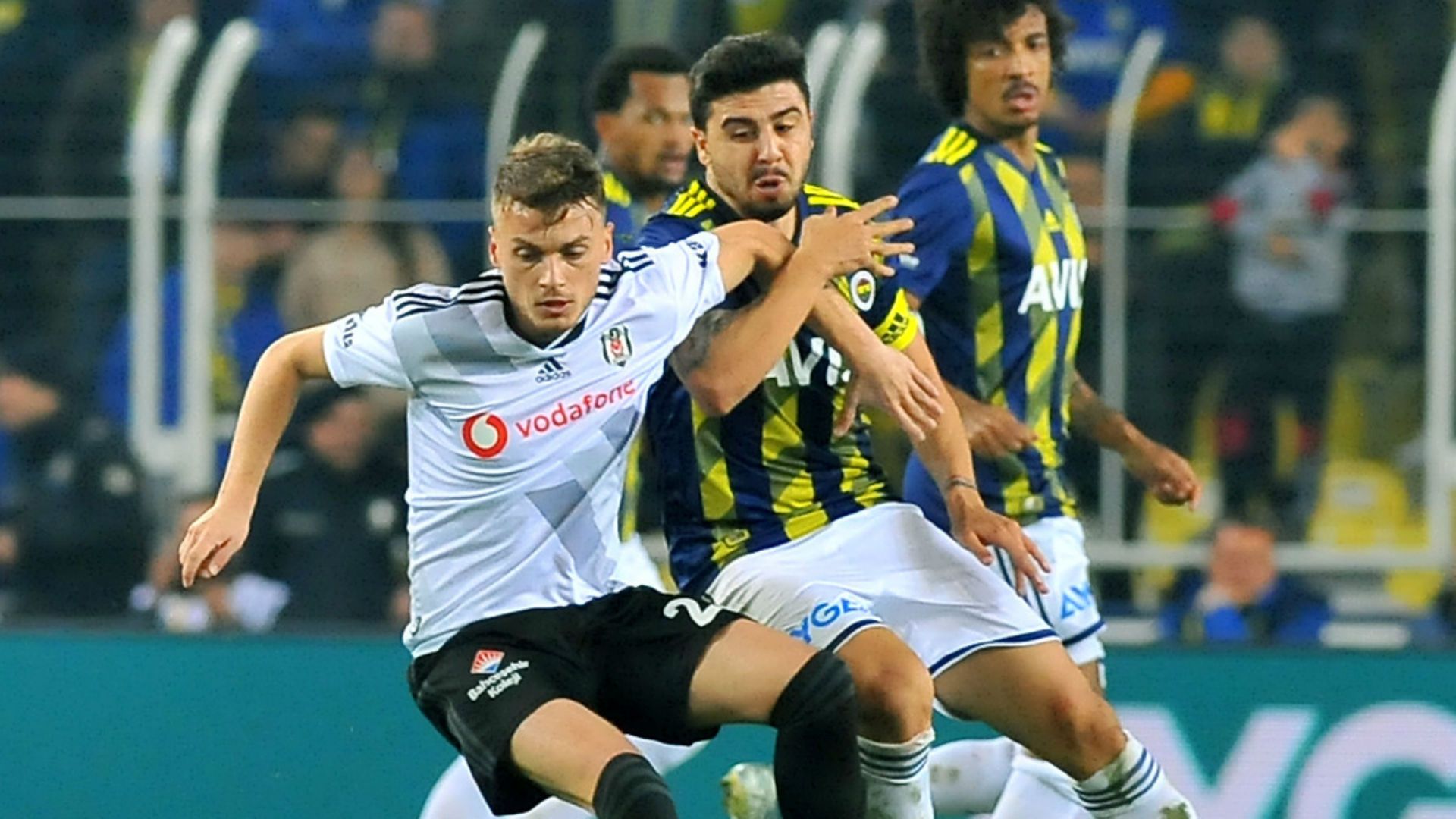 Ozan Tufan Adem Ljajic Fenerbahce Besiktas