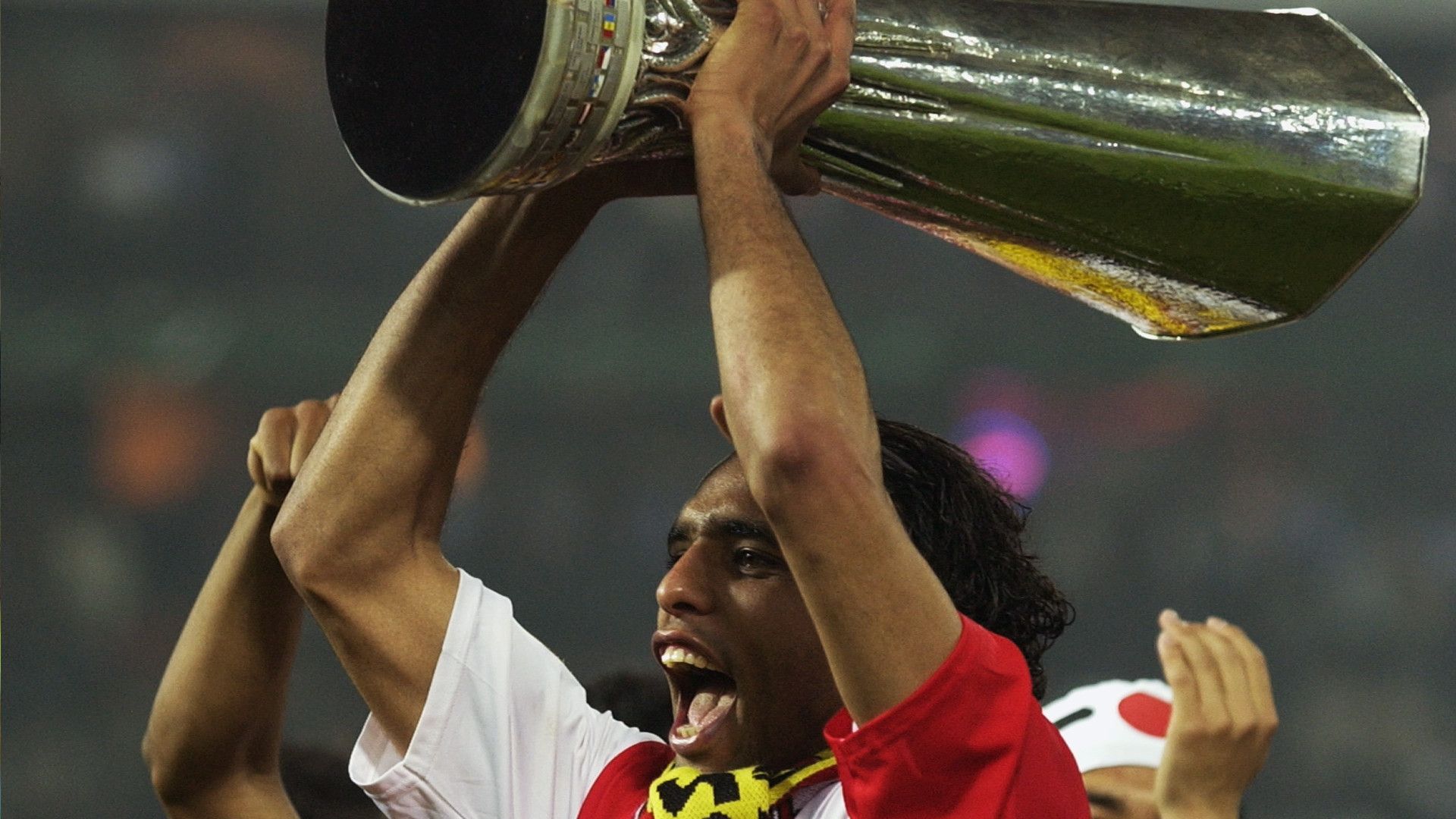 Pierre Van Hooijdonk Coppa UEFA