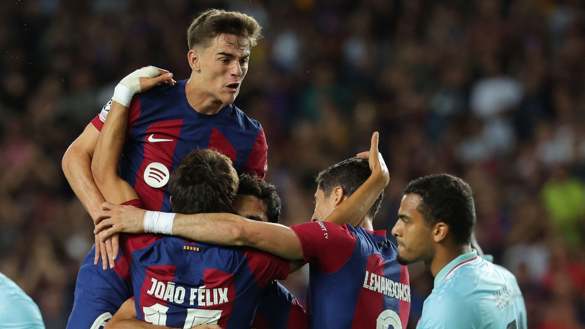 Gavi Barcelona Amberes Champions League