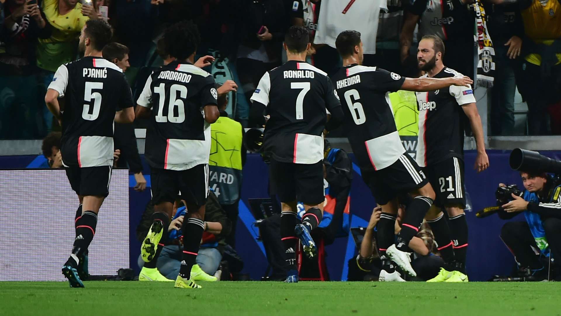 Higuain Juventus Bayer Leverkusen