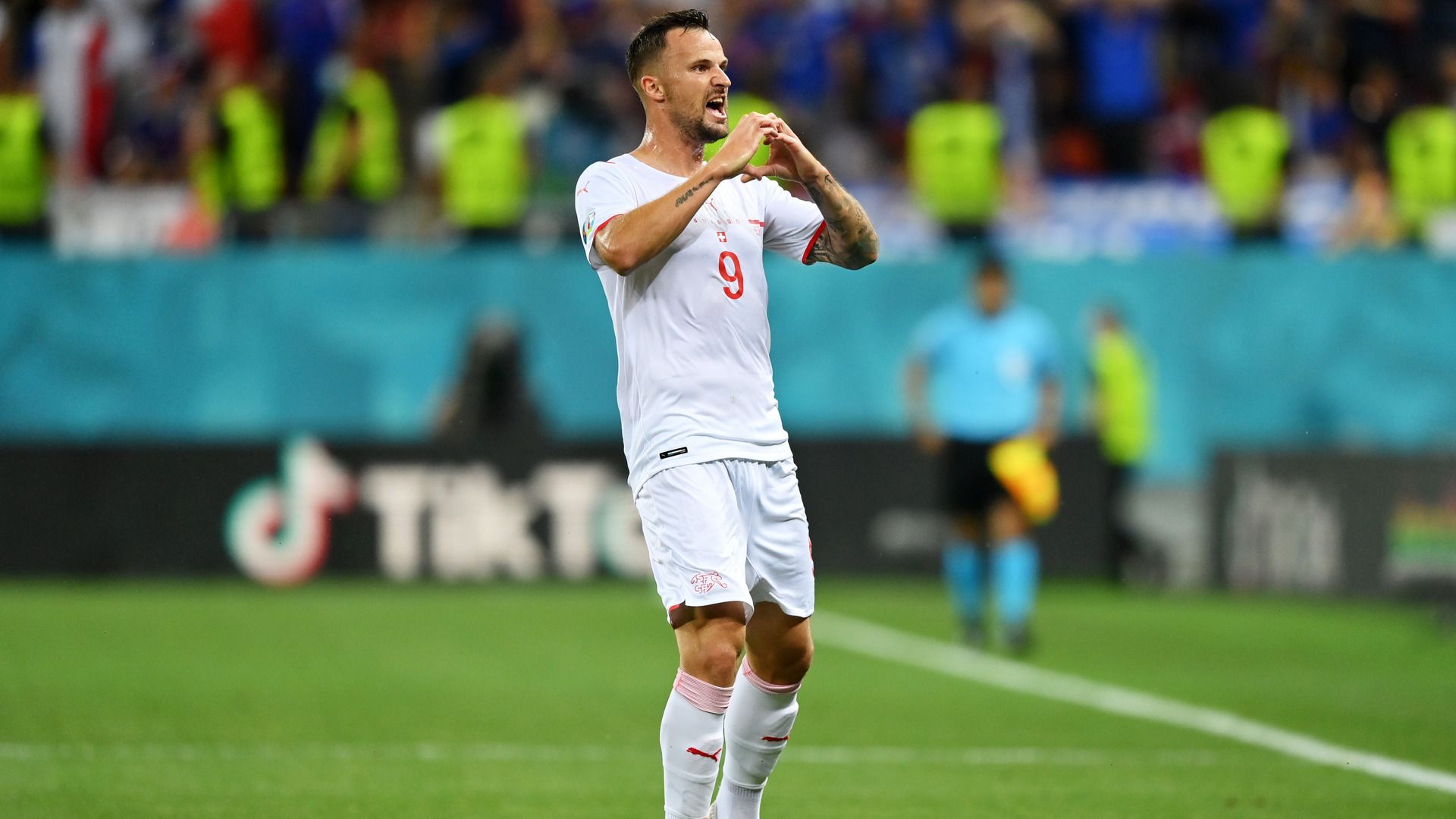 Haris Seferovic celebrates. Fransa vs İsvicre. 06.28.2021