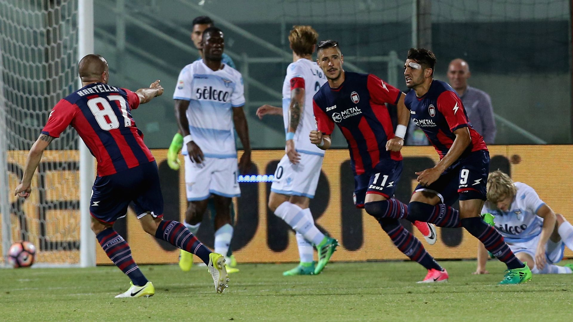 Andrea Nalini celebrating Crotone Lazio Serie A 05282017