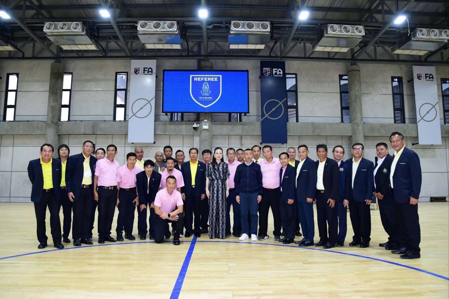 นวลพรรณ ล่ำซำ