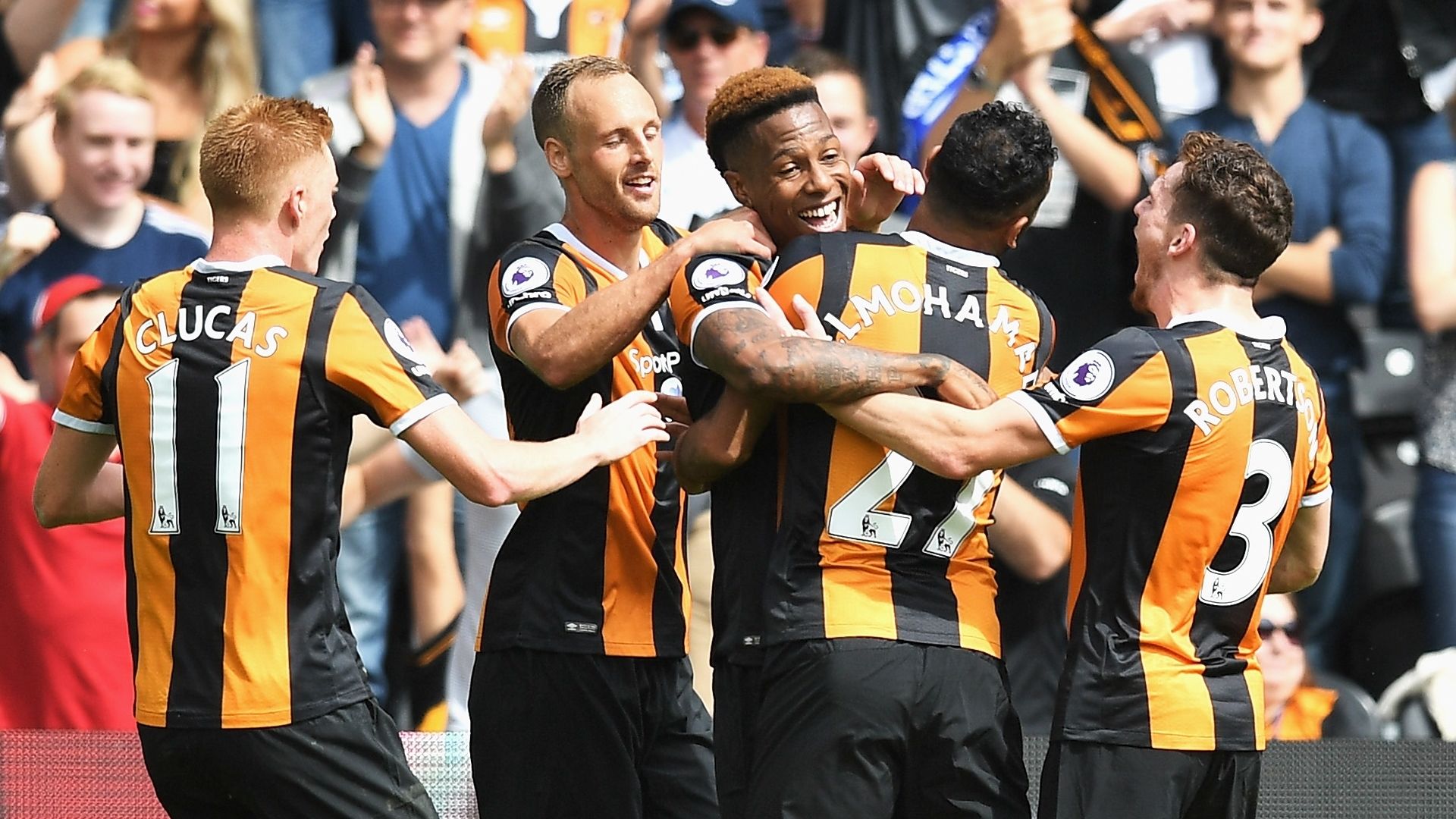Hull City celebrate vs Leicester