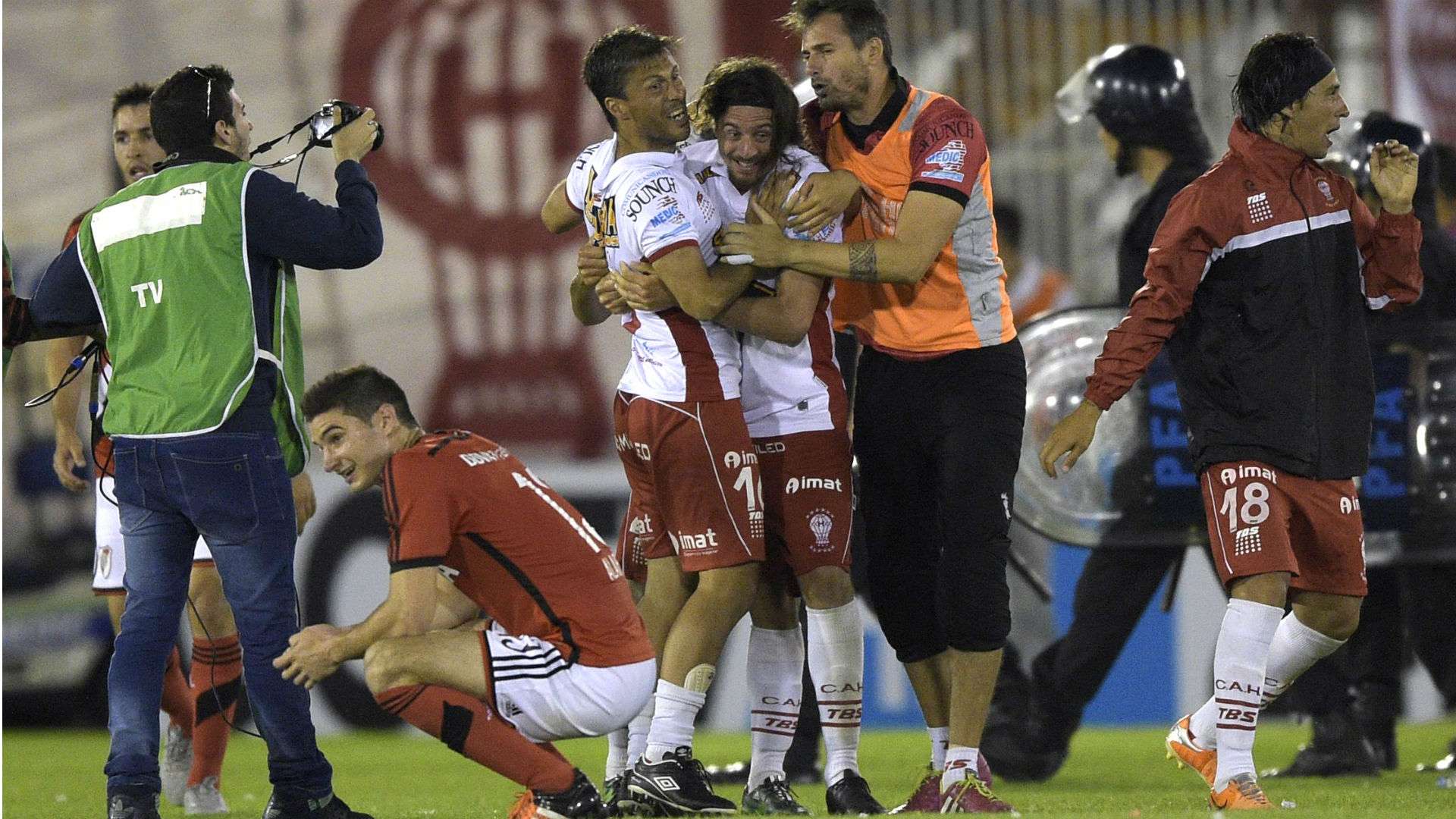 Ivan Moreno y Fabianesi Federico Vismara Matias Giordano Lucas Alario Huracan River Plate Copa Sudamericana 2015