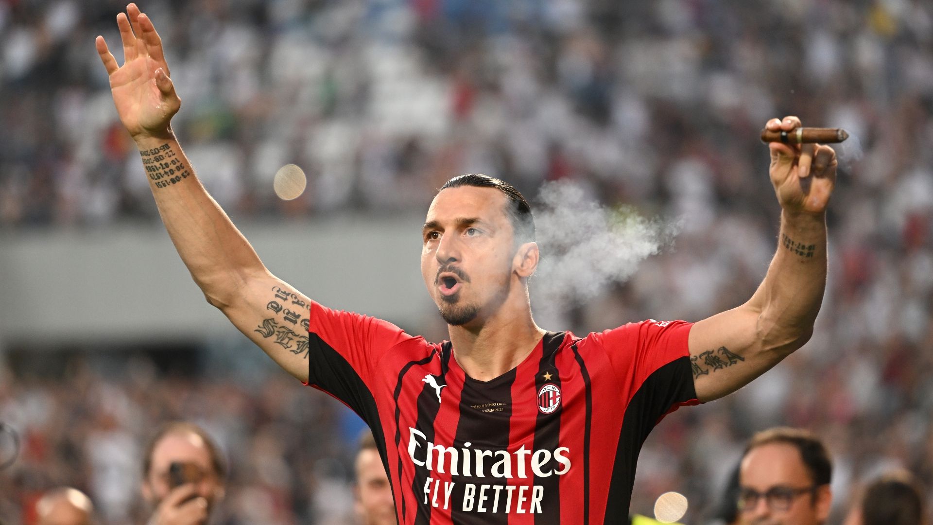 ACミラン　イブラヒモビッチ　イタリアで購入　Mサイズ Amazon.co.jp: イブラヒモビッチ ユニフォーム Ibrahimovic