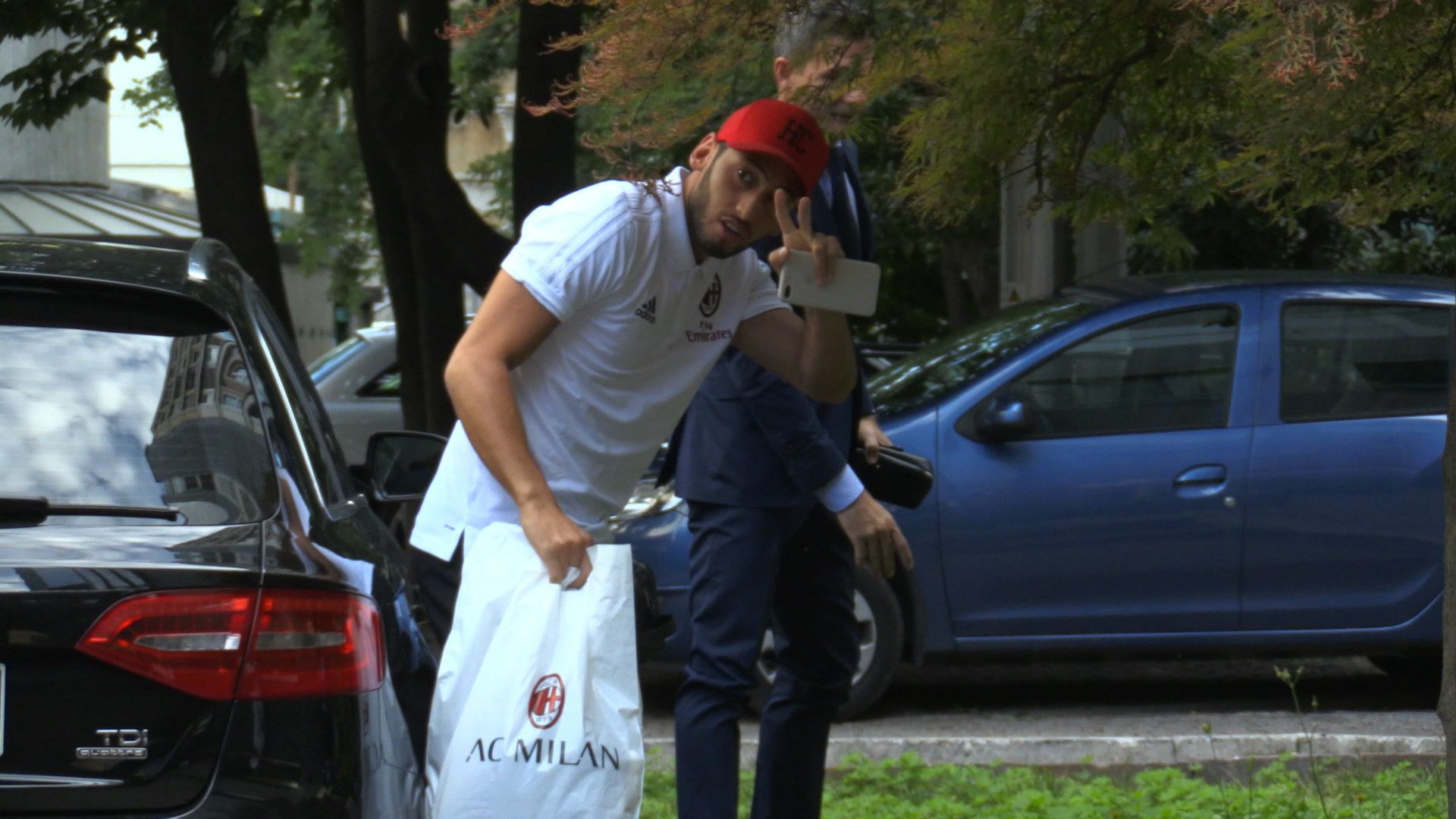 Calhanoglu medicals Milan