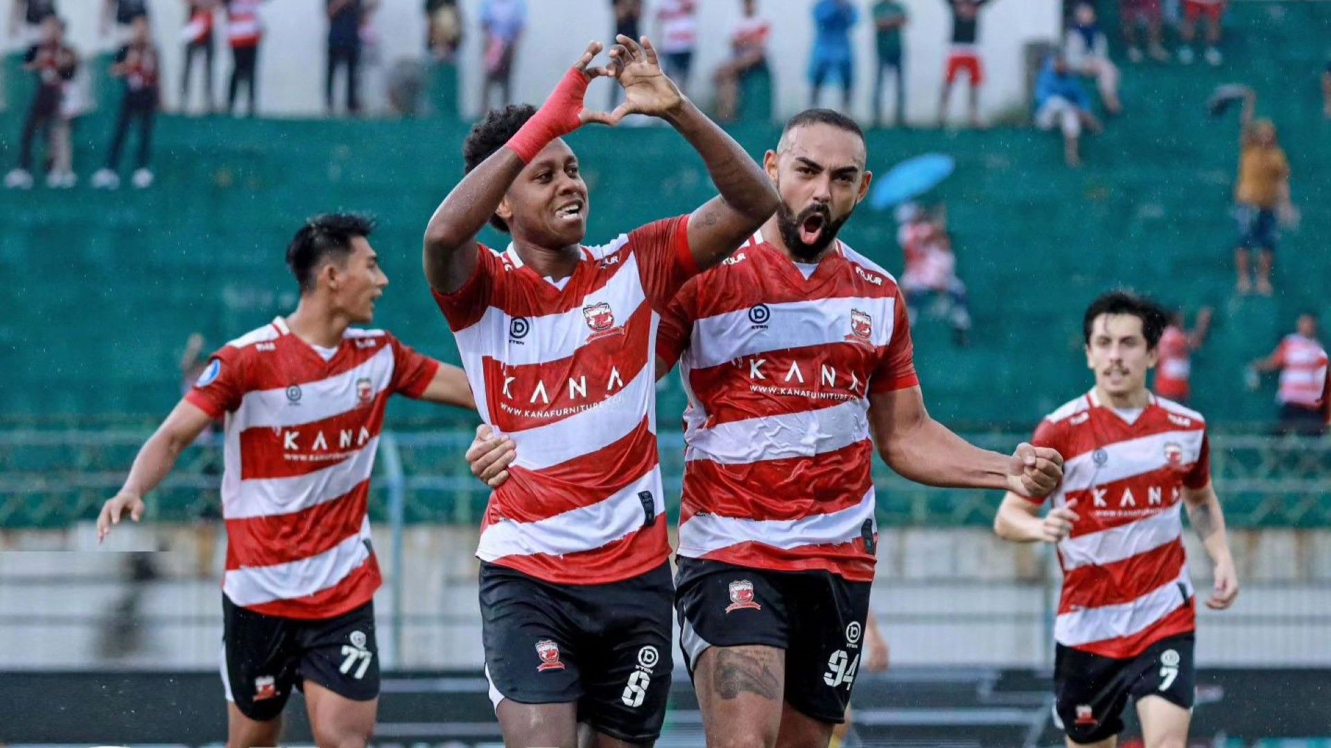 Madura United vs Barito Putera 10122023