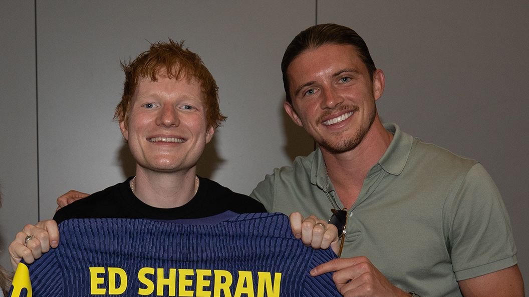 Another Conor Gallagher x Ed Sheeran collab! Former Chelsea star gifts pop sensation Atletico Madrid shirt ahead of sold-out shows in Spanish capital | Goal.com UK