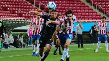 Antonio Briseño Maximiliano Salas Chivas vs Necaxa Guardianes 2021