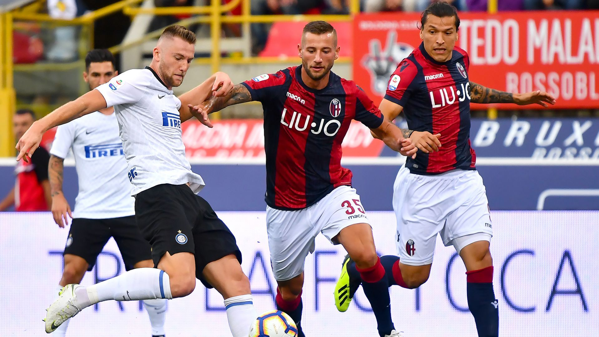 Mitchell Dijks Milan Skriniar Bologna Inter