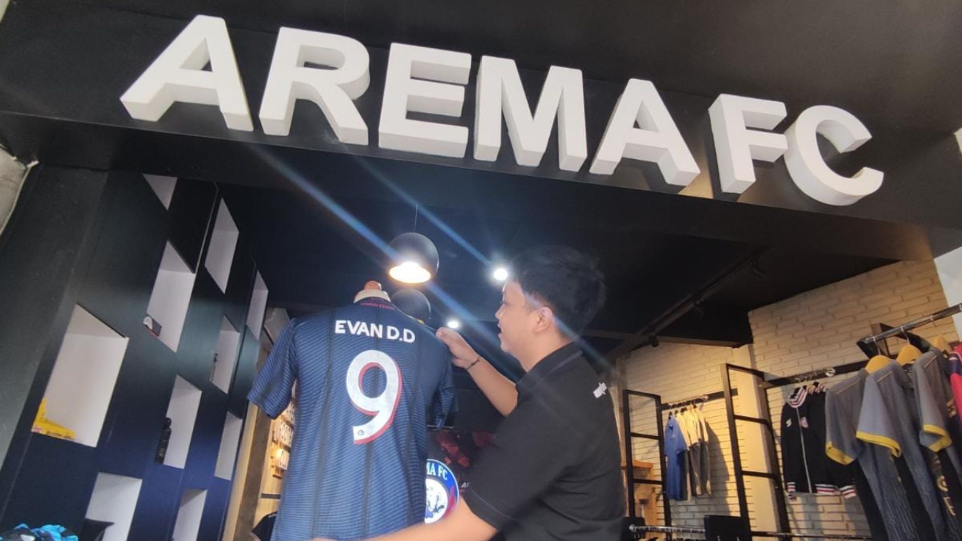 Jersey Arema FC 2023/24 - Evan Dimas 