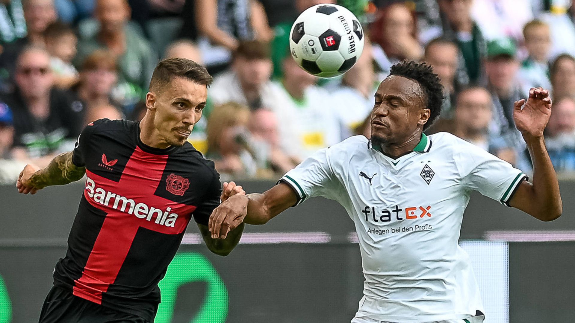 ALEJANDRO GRIMALDO BAYER LEVERKUSEN NATHAN NGOUMOU BORUSSIA MÖNCHENGLADBACH BUNDESLIGA 26082023