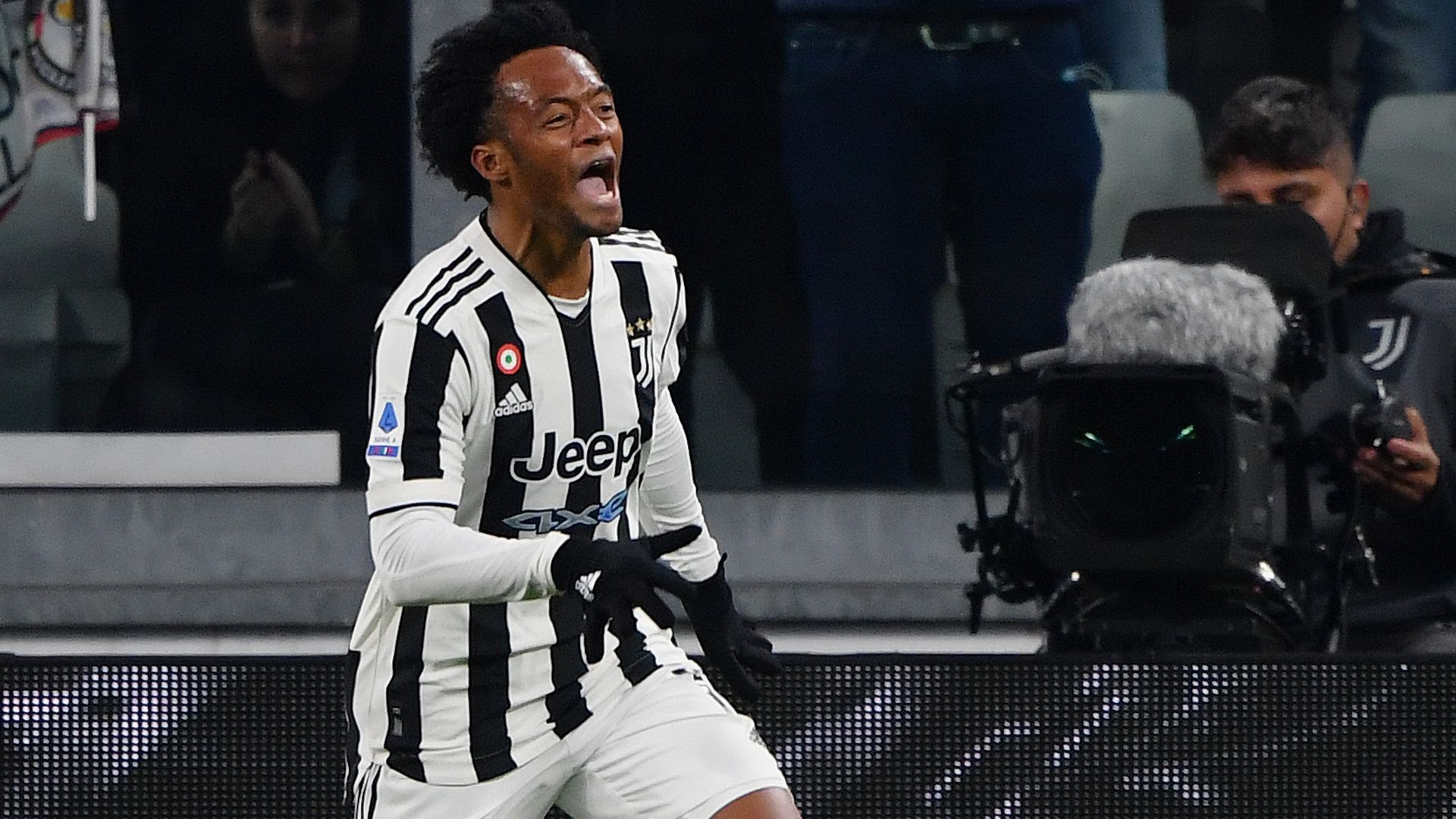 Cuadrado celebrating Juventus Fiorentina Serie A