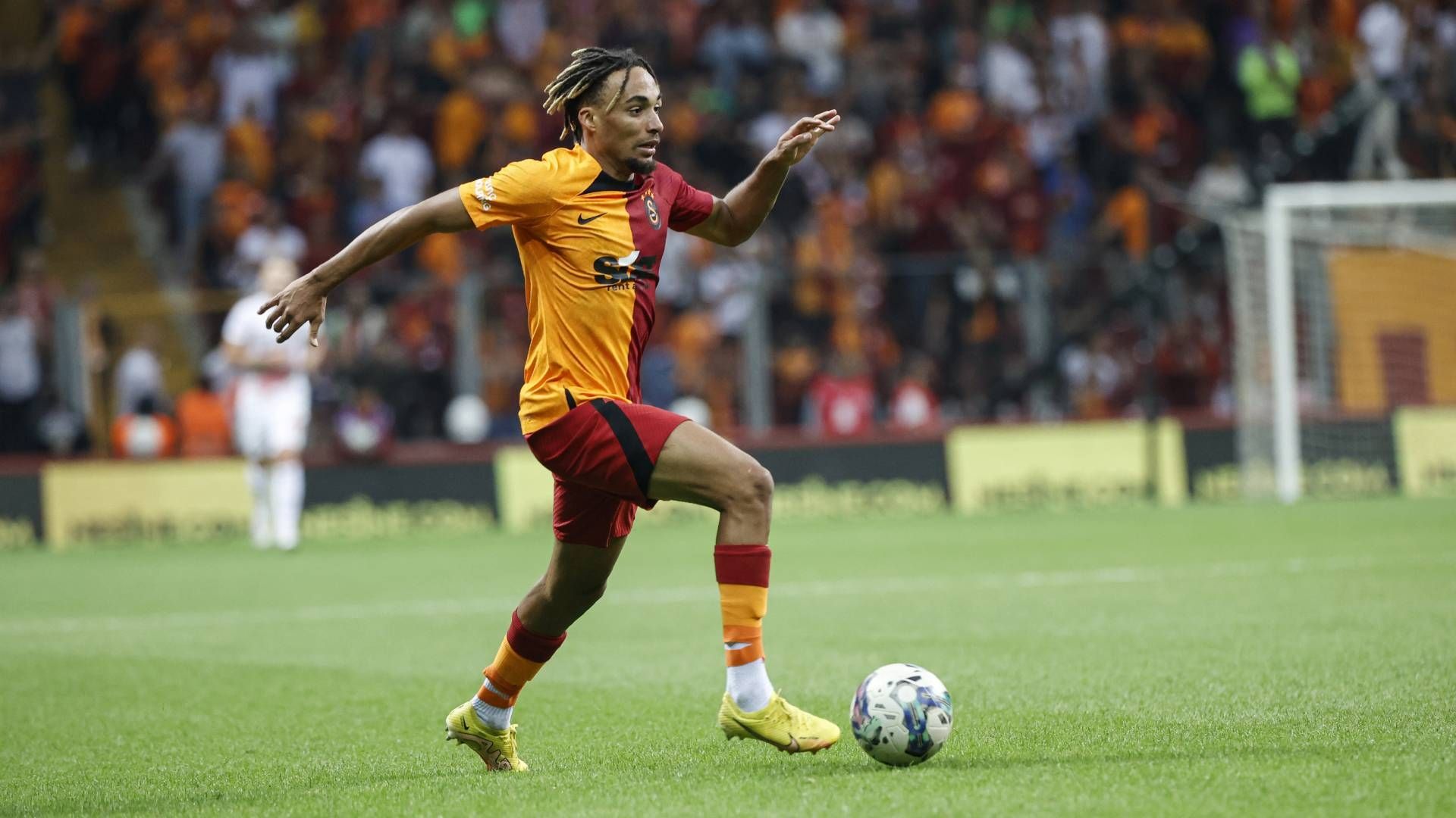  Sacha-Boey-Galatasary-2022-23