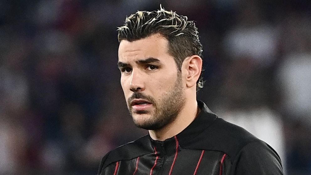 Theo Hernandez tablet