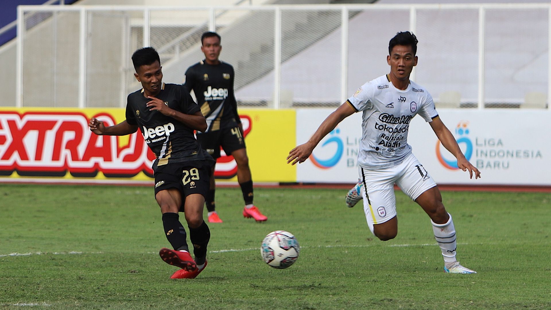 Martapura Dewa United vs RANS Cilegon FC - Suhandi & Tegar Infantrie