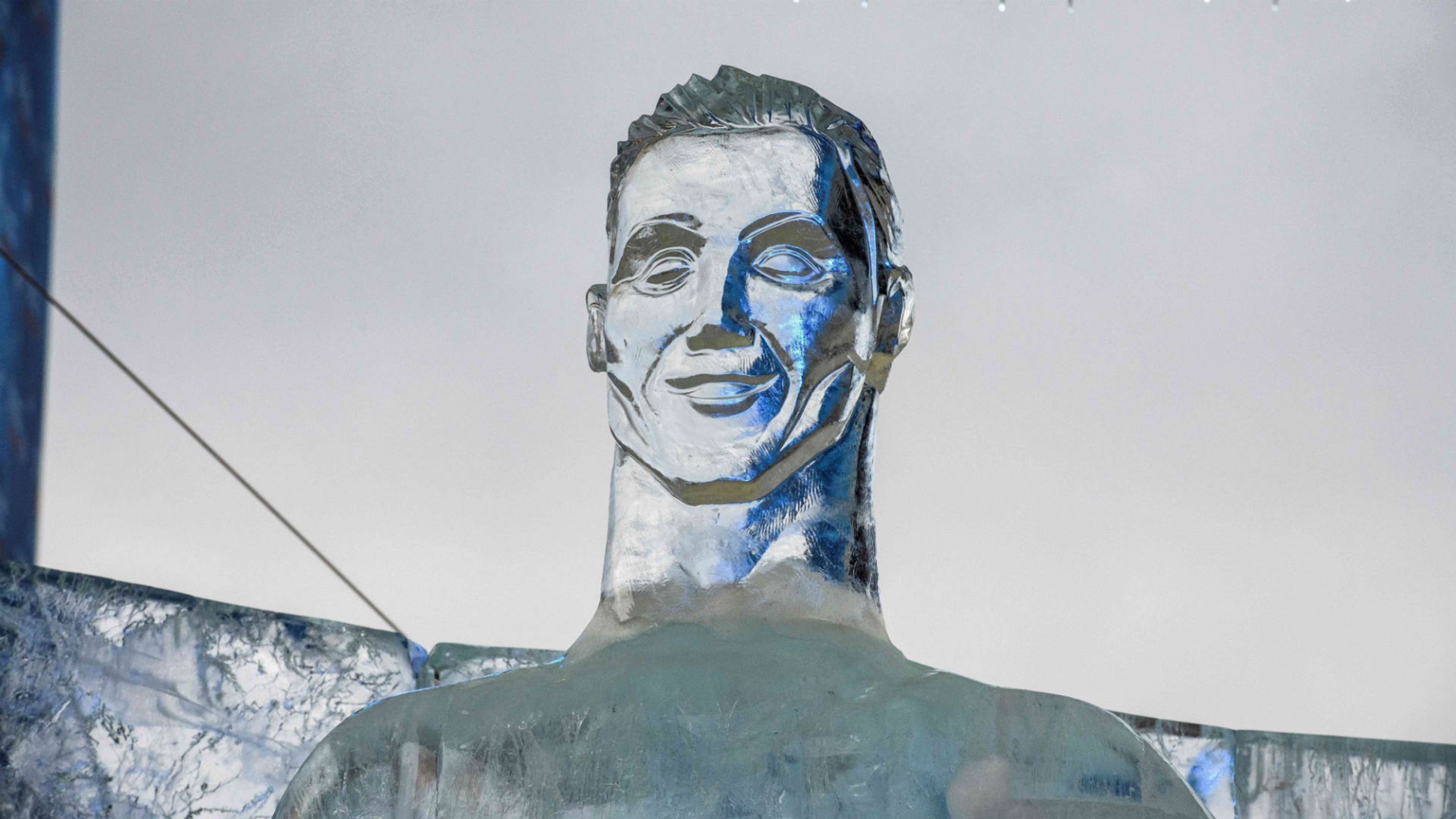 Cristiano Ronaldo ice sculpture Russia World Cup