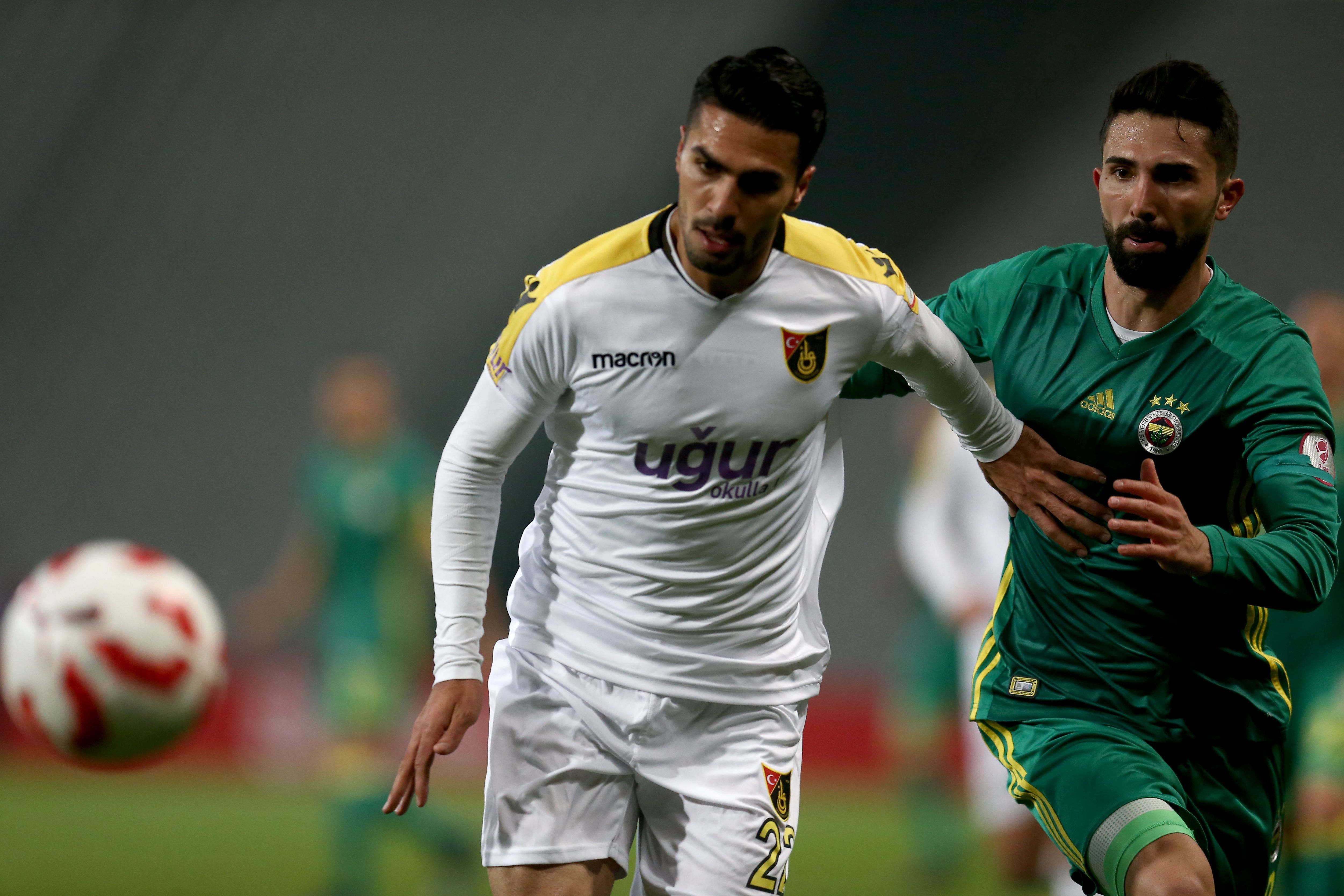 Zeki Celik Istanbulspor Alper Potuk Fenerbahce