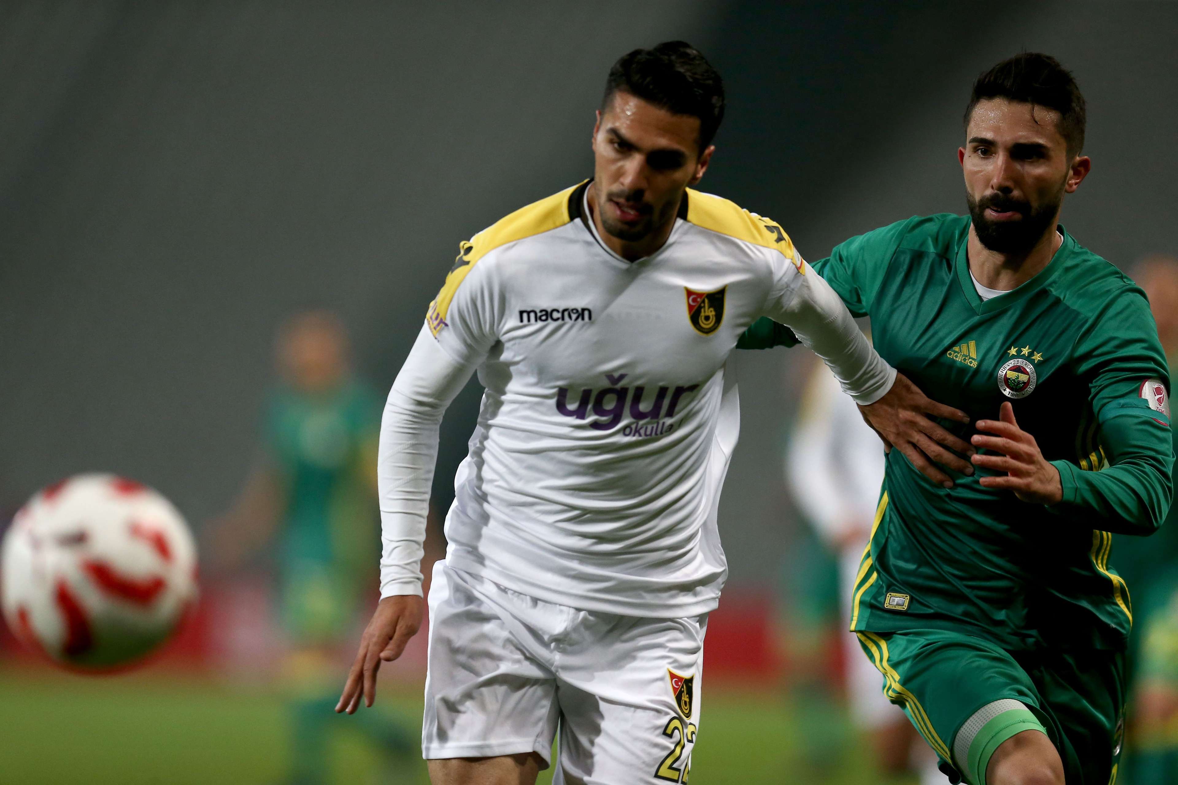 Zeki Celik Istanbulspor Alper Potuk Fenerbahce