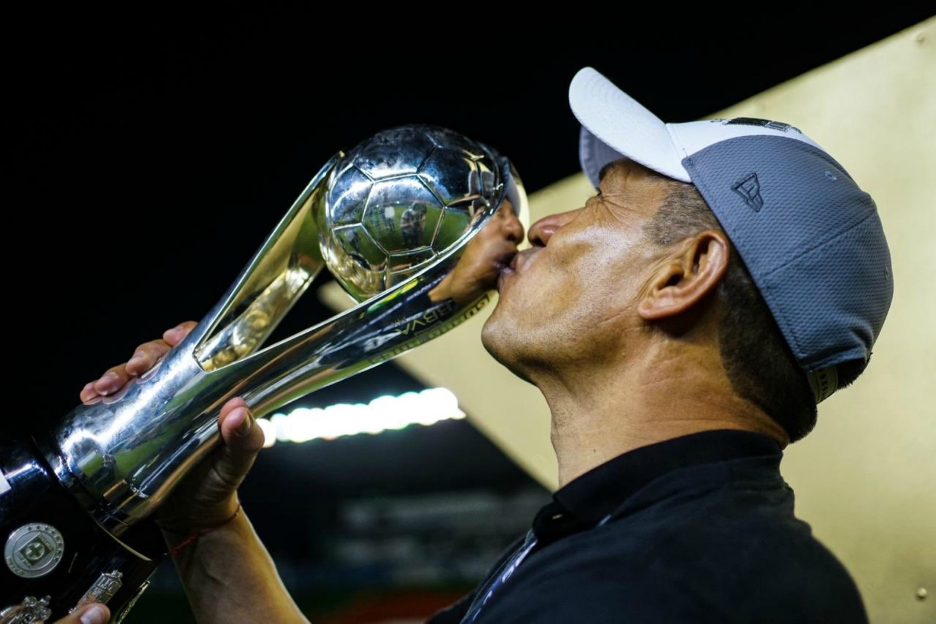 Nacho Ambriz León Guardianes 2020