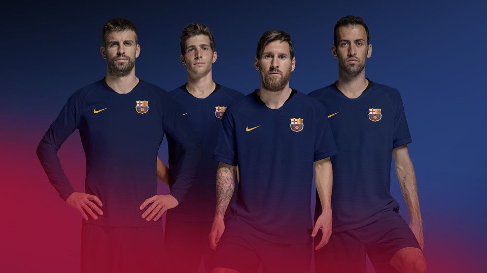 Barcelona apresenta novo escudo