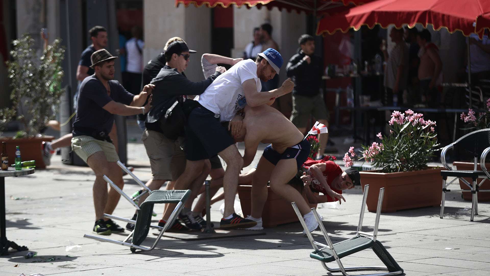 English Russia violence in Marseille