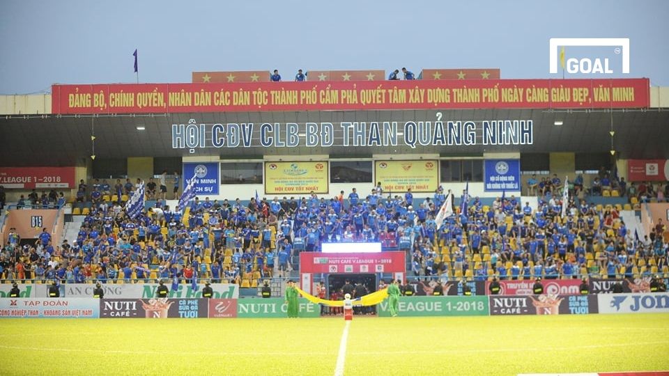 CĐV Hải Phòng hành quân đến Cẩm Phả 8/9