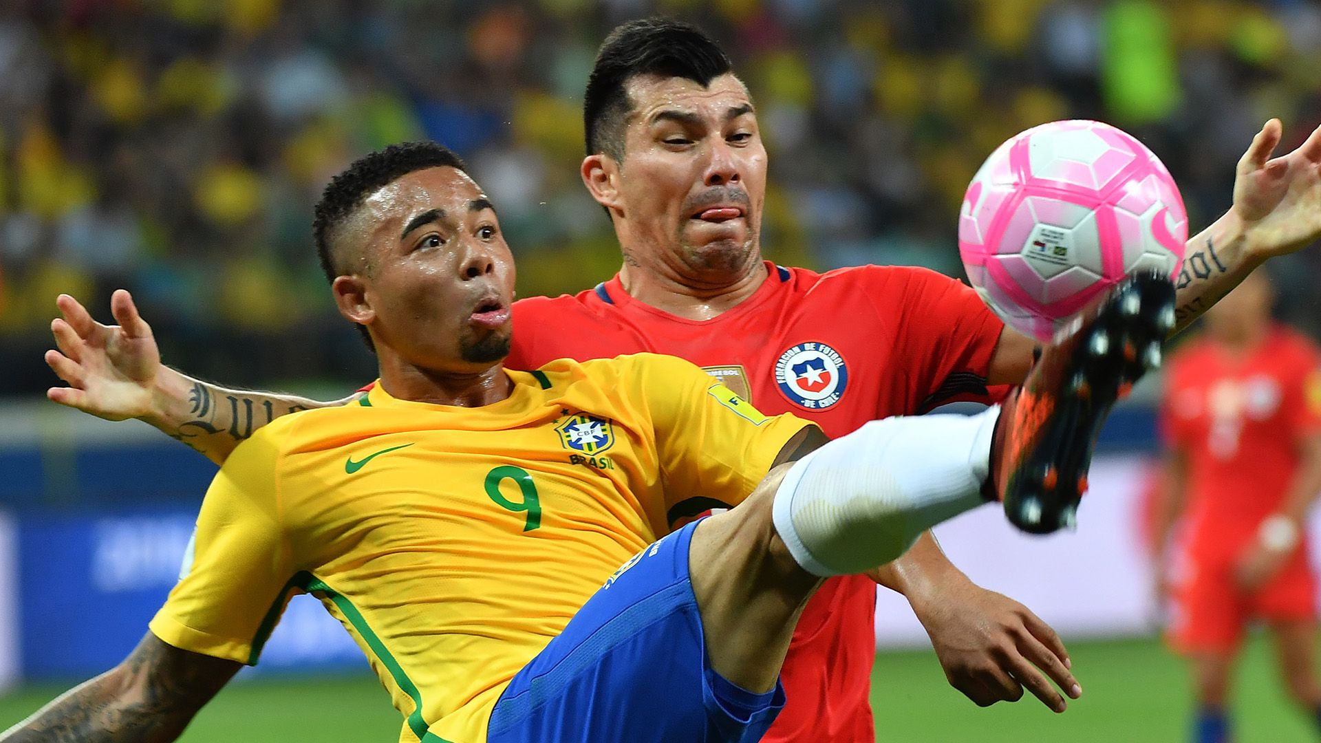 Gabriel Jesus Gary Medel Brasil Chile WC Qualifiers 2018 10102017
