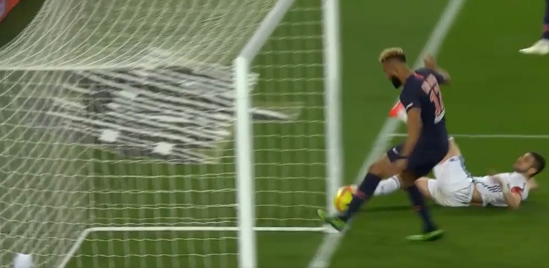 ERIC-MAXIM CHOUPO-MOTING PSG STRASBOURG