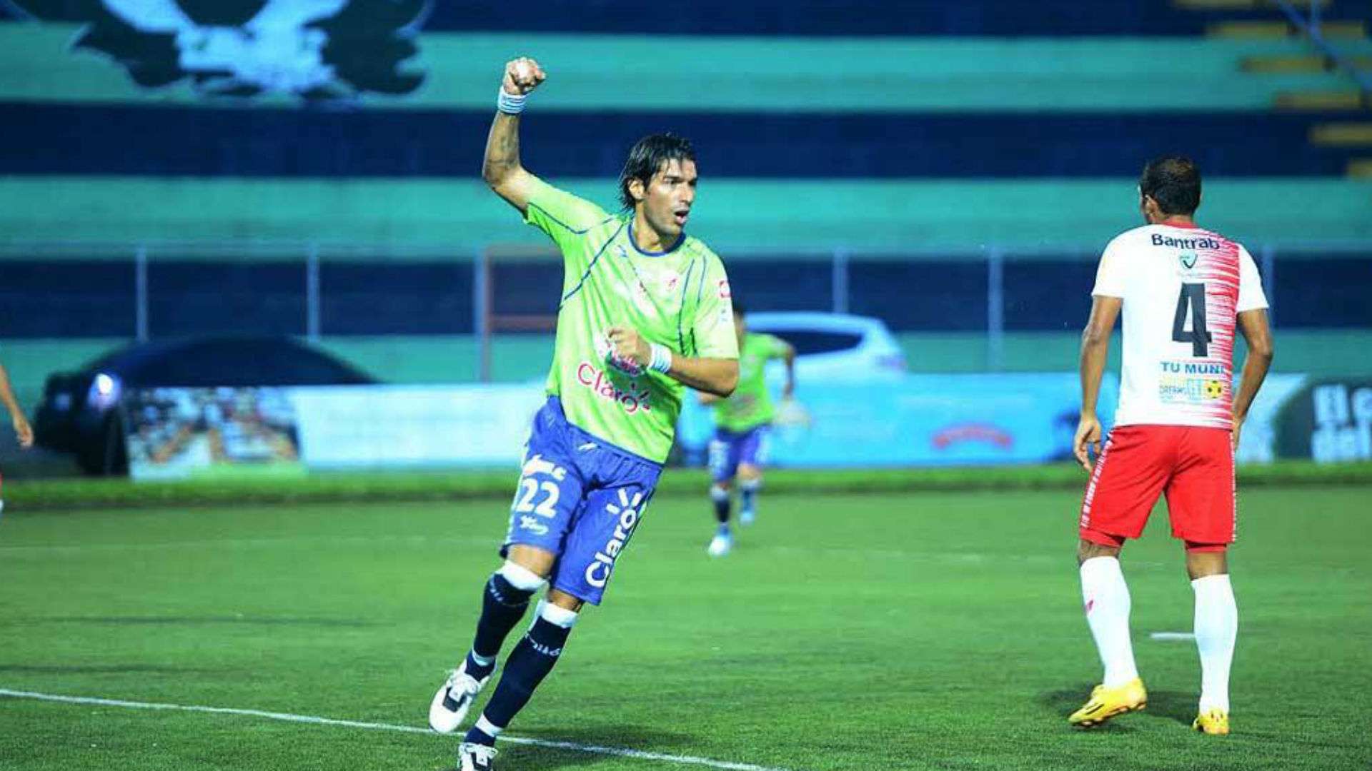 Sebastian Abreu Santa Tecla FC 2016